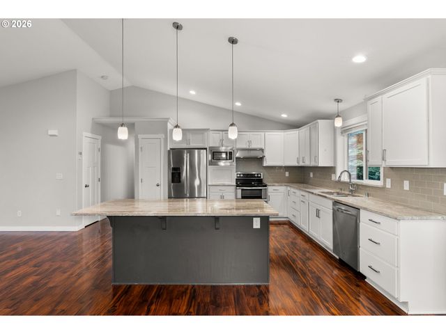 3115 ZENKNER VALLEY Rd, Centralia, WA 98531