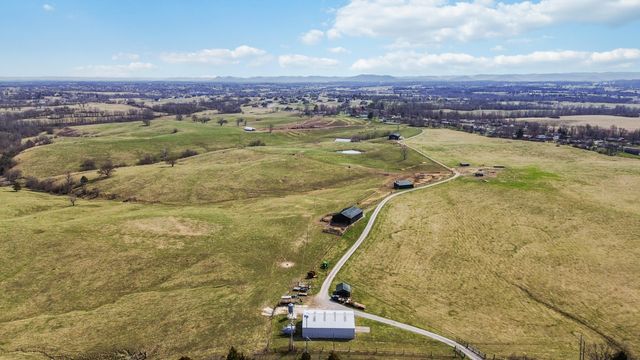 1630 Richmond Road, Berea, KY 40403