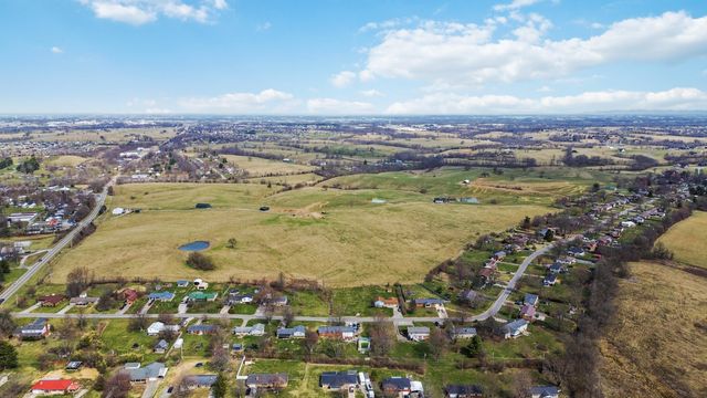 1630 Richmond Road, Berea, KY 40403