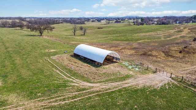 1630 Richmond Road, Berea, KY 40403