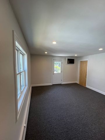 272 Main St 4, Stoneham, MA 02180