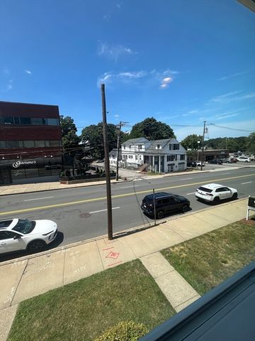 272 Main St 4, Stoneham, MA 02180