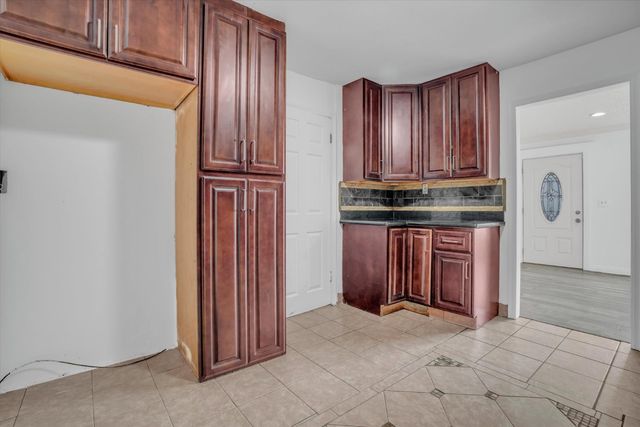 734 S Olive Ave, Stockton, CA 95215