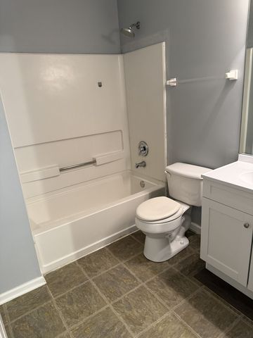 384 Reston Circle, Romeoville, IL 60446