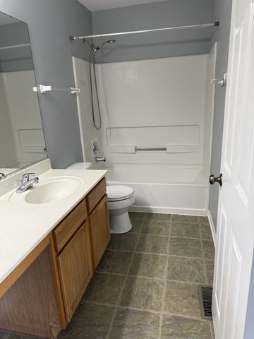 384 Reston Circle, Romeoville, IL 60446