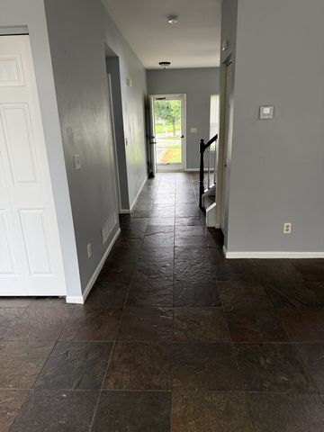 384 Reston Circle, Romeoville, IL 60446