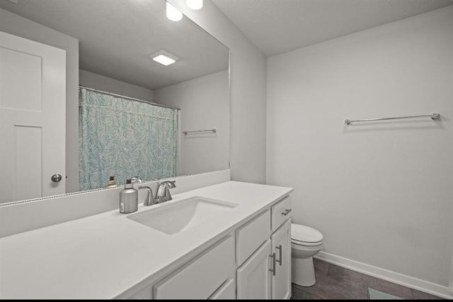 16660 Mill Pond Drive, Urbandale, IA 50323