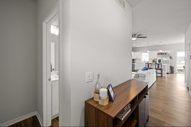 16660 Mill Pond Drive, Urbandale, IA 50323