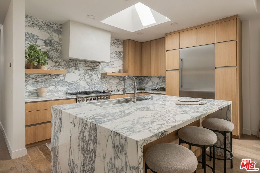 343 N Alfred Street, Los Angeles, CA 90048 — photo 2