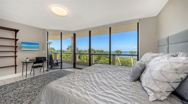 2120 HARBOURSIDE DRIVE 623, Longboat Key, FL 34228