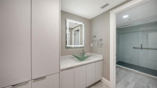 2120 HARBOURSIDE DRIVE 623, Longboat Key, FL 34228