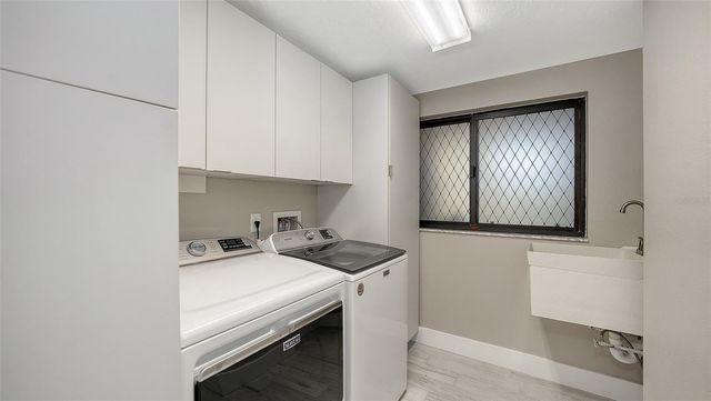 2120 HARBOURSIDE DRIVE 623, Longboat Key, FL 34228