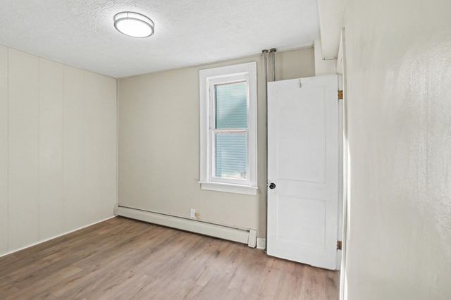 14 CHAPEL DR, Virginville, PA 19564