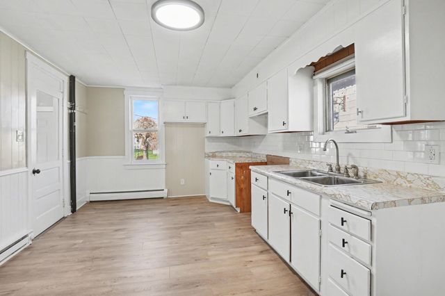 14 CHAPEL DR, Virginville, PA 19564