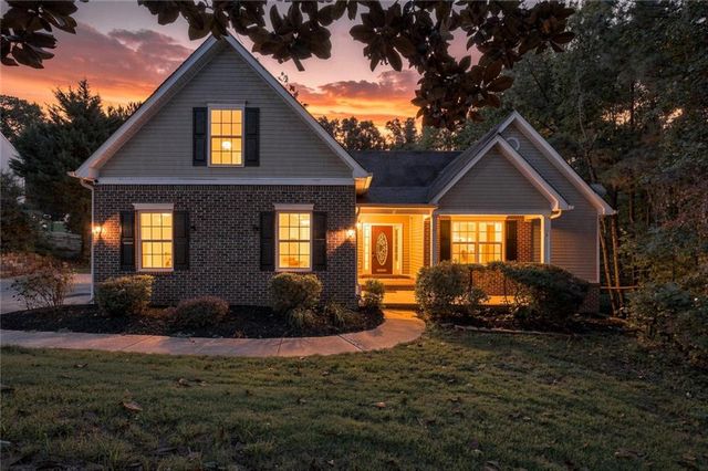 6749 Carriage Walk Lane, Flowery Branch, GA 30542