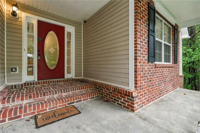 6749 Carriage Walk Lane, Flowery Branch, GA 30542