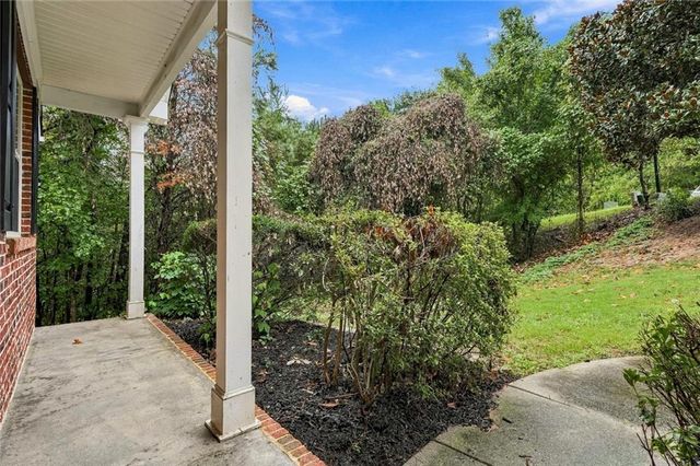 6749 Carriage Walk Lane, Flowery Branch, GA 30542