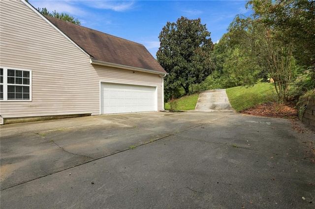 6749 Carriage Walk Lane, Flowery Branch, GA 30542