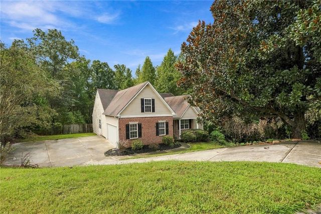 6749 Carriage Walk Lane, Flowery Branch, GA 30542