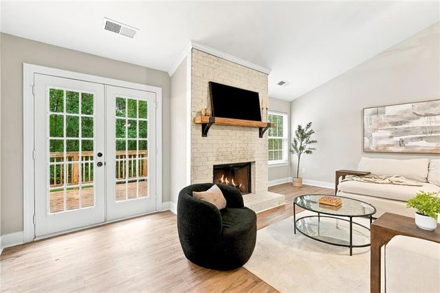 6749 Carriage Walk Lane, Flowery Branch, GA 30542