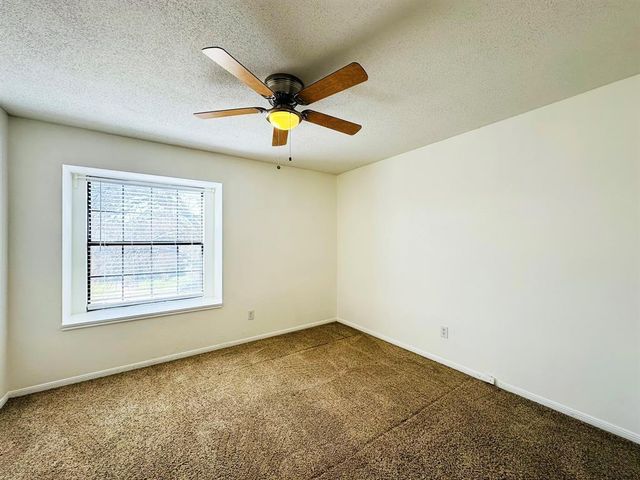306 Applewood DR, Pflugerville, TX 78660