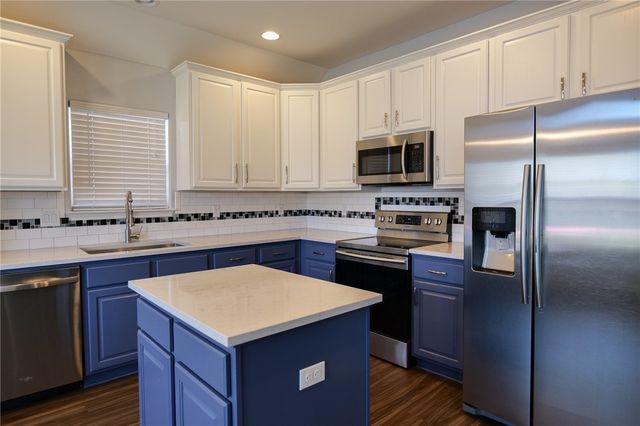 316 San Rafael Dr, Portland, TX 78374