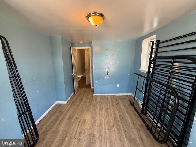 2040 N LAMBERT ST, Philadelphia, PA 19121