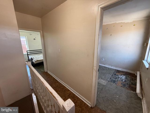 2040 N LAMBERT ST, Philadelphia, PA 19121