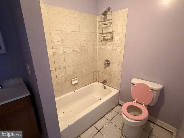 2040 N LAMBERT ST, Philadelphia, PA 19121