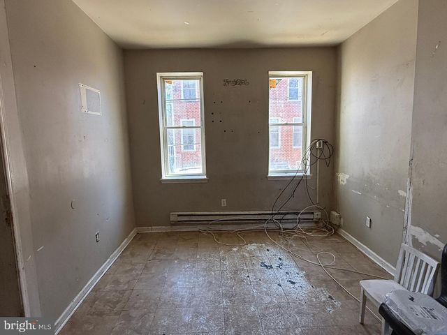 2040 N LAMBERT ST, Philadelphia, PA 19121