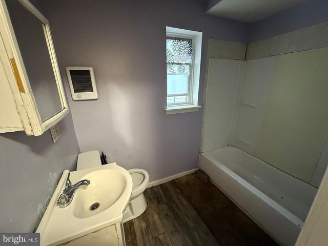 2040 N LAMBERT ST, Philadelphia, PA 19121