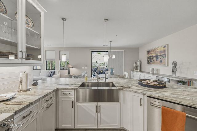 2511 W. Queen Creek rd. -- 170, Chandler, AZ 85248