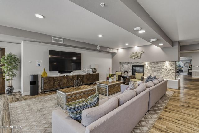 2511 W. Queen Creek rd. -- 170, Chandler, AZ 85248