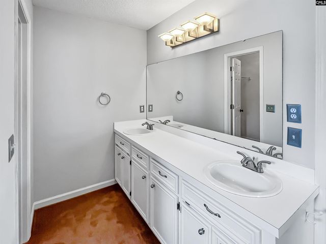128 Heartwood Drive, Lexington, SC 29073