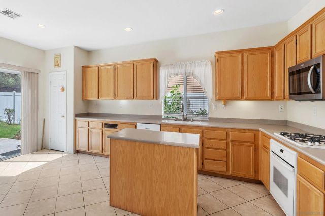 29213 Broken Arrow, Murrieta, CA 92563