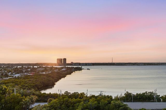 5000 N Ocean Drive 1001, Singer Island, FL 33404