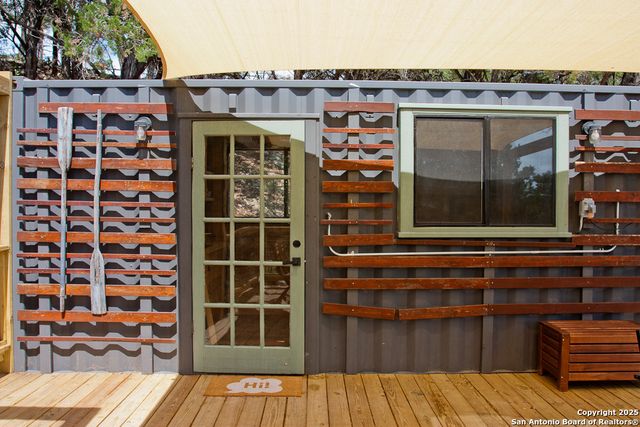 607 Mountain, Lakehills, TX 78063