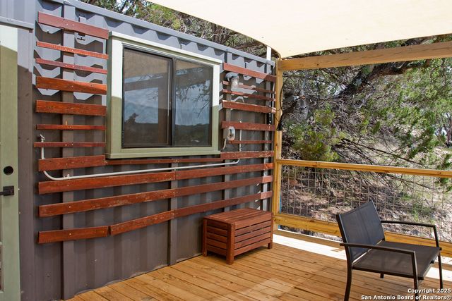 607 Mountain, Lakehills, TX 78063