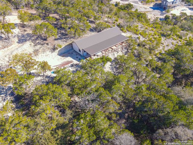 607 Mountain, Lakehills, TX 78063