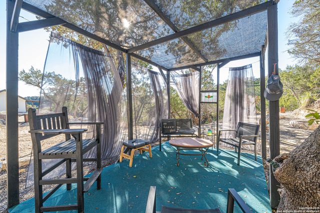 607 Mountain, Lakehills, TX 78063