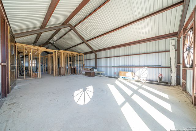 607 Mountain, Lakehills, TX 78063