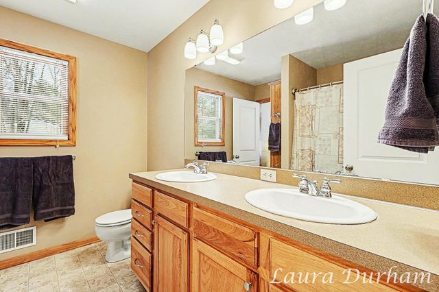 2468 Orchard Valley Drive, Fennville, MI 49408