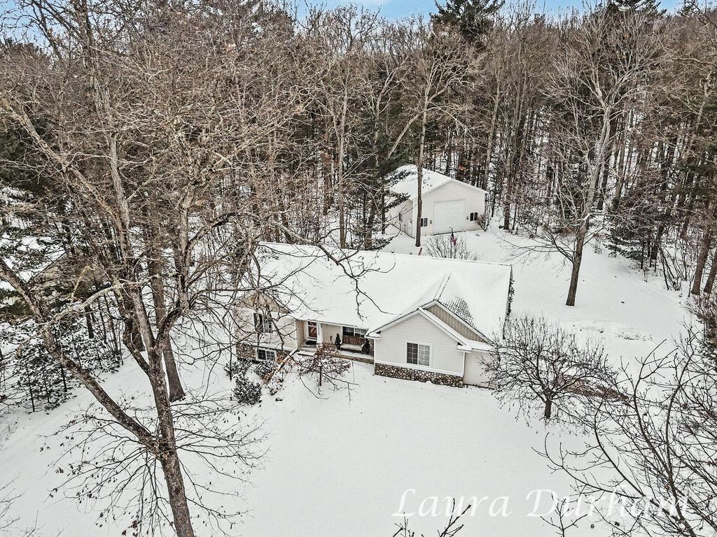 2468 Orchard Valley Drive, Fennville, MI 49408