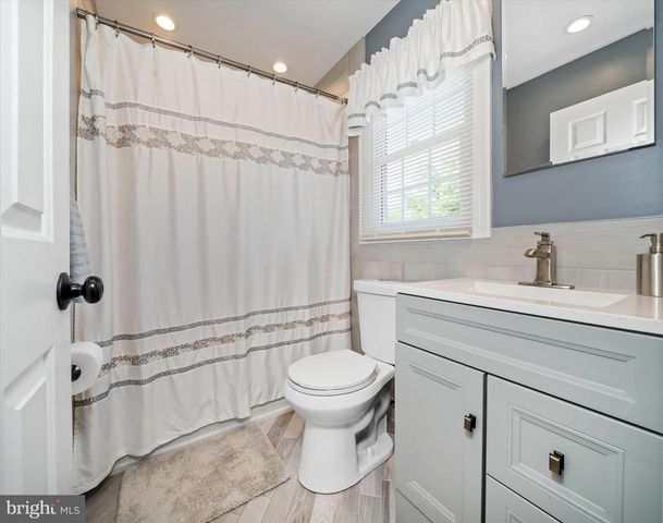 2 CHRISSY CT, Bear, DE 19701