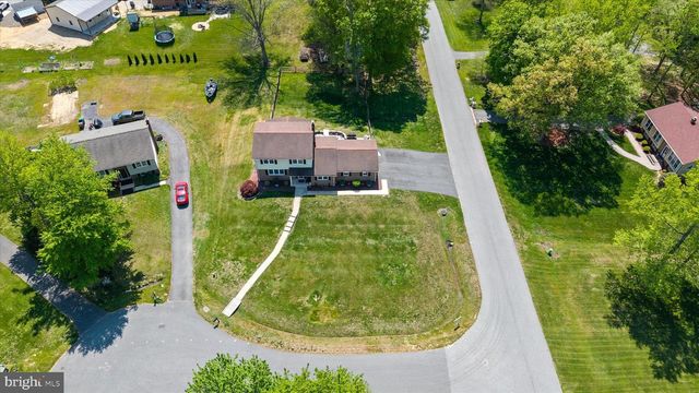 2 CHRISSY CT, Bear, DE 19701