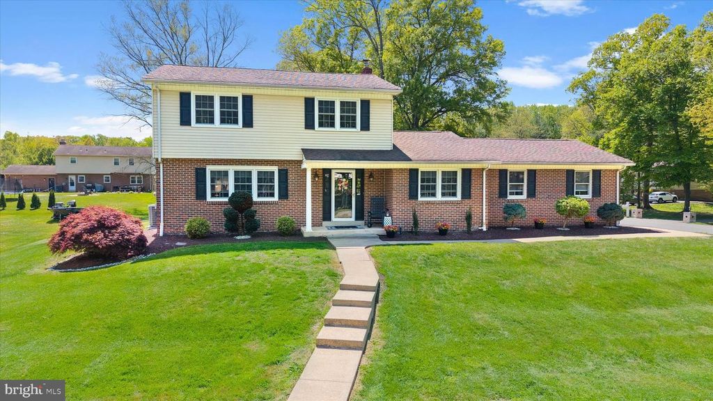 2 CHRISSY CT, Bear, DE 19701