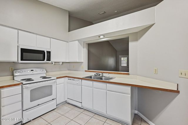 4208 POLO Court, Jacksonville, FL 32277