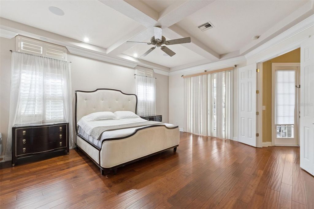 Image 16 of property listing at 11044 HAWKSHEAD COURT, Windermere, FL 34786