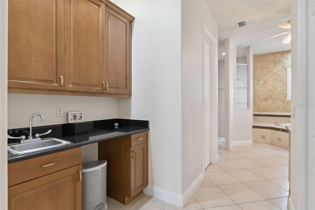 Image 17 of property listing at 11044 HAWKSHEAD COURT, Windermere, FL 34786