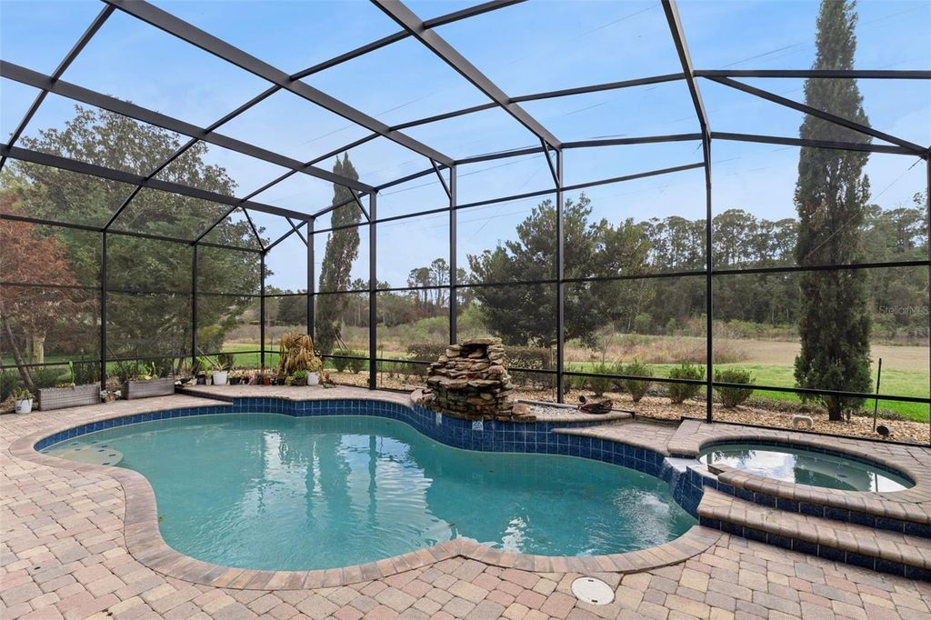 Image 32 of property listing at 11044 HAWKSHEAD COURT, Windermere, FL 34786